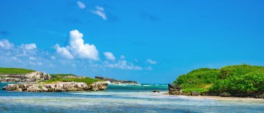 Dominik Cumhuriyeti yakınlarındaki Karayip Denizi 'ndeki küçük ıssız Catalinita adası.