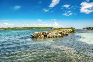 Dominik Cumhuriyeti yakınlarındaki Karayip Denizi 'ndeki küçük ıssız Catalinita adası.