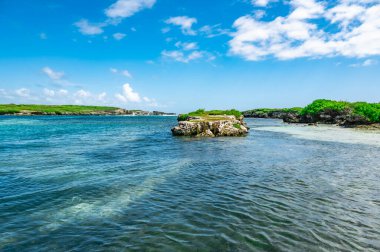 Dominik Cumhuriyeti yakınlarındaki Karayip Denizi 'ndeki küçük ıssız Catalinita adası.