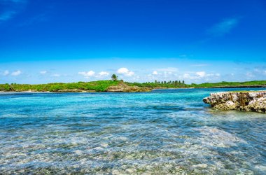 Dominik Cumhuriyeti yakınlarındaki Karayip Denizi 'ndeki küçük ıssız Catalinita adası.