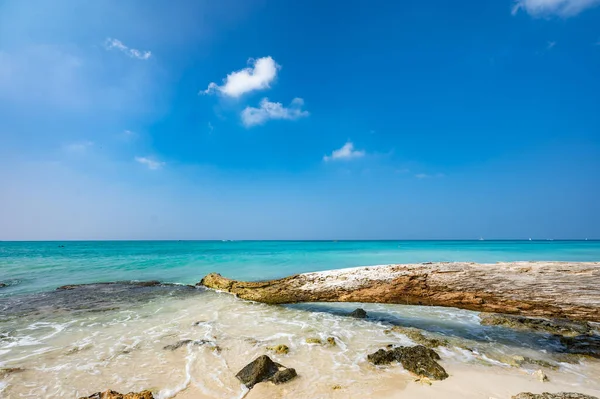 Paesaggio Blu Calma Mar Dei Caraibi Sullo Sfondo Bellissimo Cielo — Foto Stock