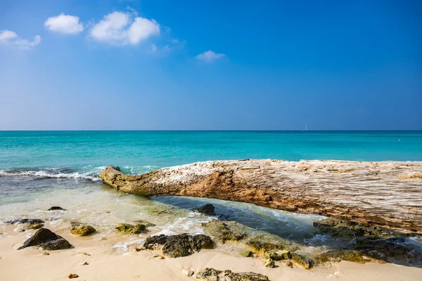 Landskap Blå Lugn Karibiska Havet Mot Bakgrund Vacker Himmel Dominikanska — Stockfoto