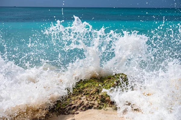 Splashing Waves Crashing Rocky Shore Dawn Sun — стоковое фото