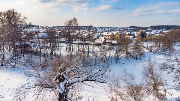 Landschap Huis Winter Frost Bomen Bedekt Met Sneeuw — Stockfoto