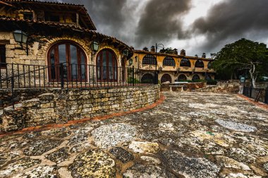 Altos de Chavon. Sanatçılar şehri Dominikli Köyü