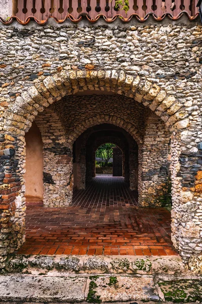 Arco Antico Costruito Pietra Nel Villaggio Altos Chavn — Foto Stock