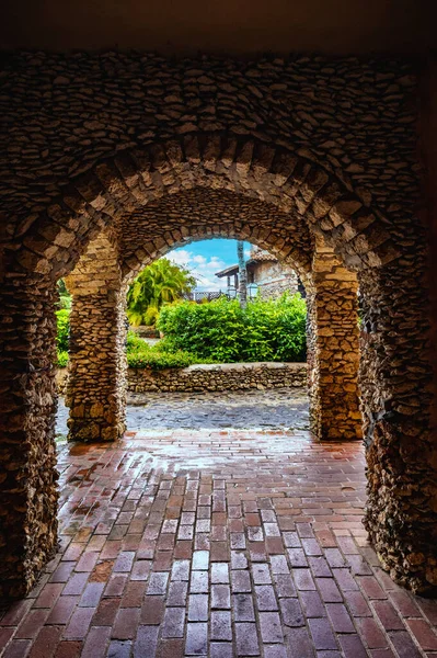 Arco Antico Costruito Pietra Nel Villaggio Altos Chavn — Foto Stock