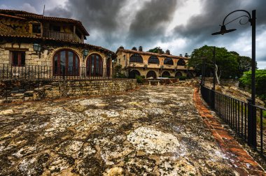 Altos de Chavon. Sanatçılar şehri Dominikli Köyü