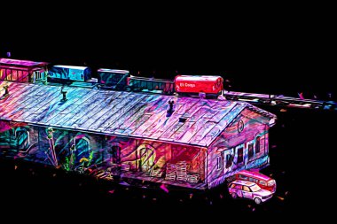 Platformda treni ve lokomotifi olan eski tren istasyonu kalkışı bekliyor. Akşam güneşleri dumanlı kemerlerle ışınlar, sanat illüstrasyonu antika eskizler