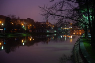 Bega nehrinin manzarası. Gece sahnesi.
