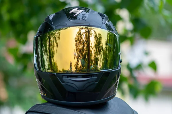 Biker Black Helmet Bike Park — Stockfoto