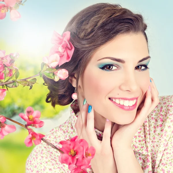 Primavera beleza e maquiagem — Fotografia de Stock