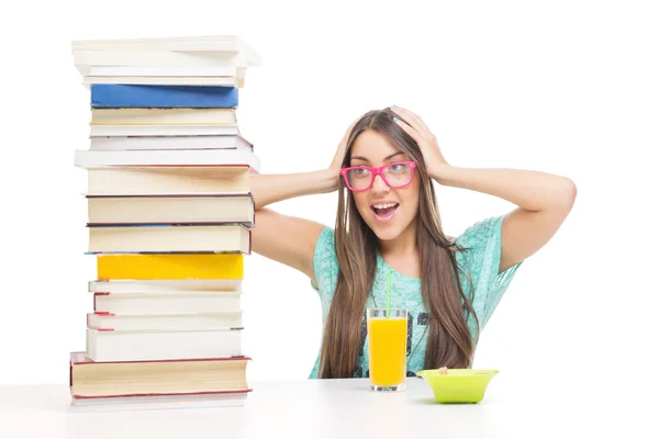 Sorpreso studente ragazza con libri — Foto Stock