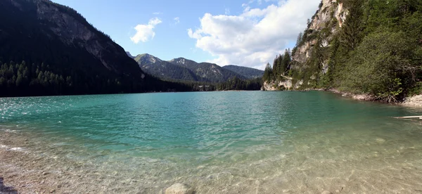 Here is the Lake Braies — Stock Photo, Image