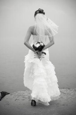 gelin düğün buket deniz kenarı ile. Açık blac