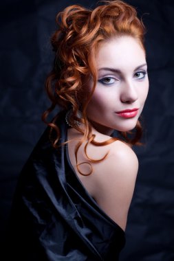 Vintage glamourous kraliçe gibi buruşuk b kız portresi