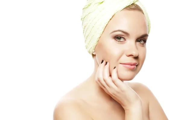 Spa Woman. Beautiful Girl After Bath Touching Her Face. Perfect — Stock Photo, Image