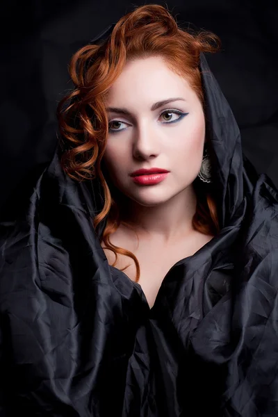 Vintage portrait of a glamourous red-haired queen like girl over — Stock Photo, Image