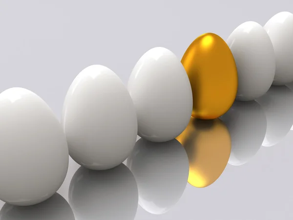 Golden egg in a row of the white eggs — Stock Photo, Image