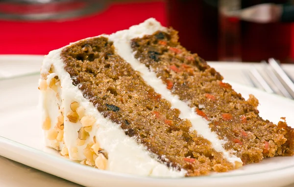 Tarta de zanahoria de nuez en un plato Imagen de archivo