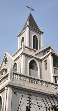 Kilisenin köşesinde