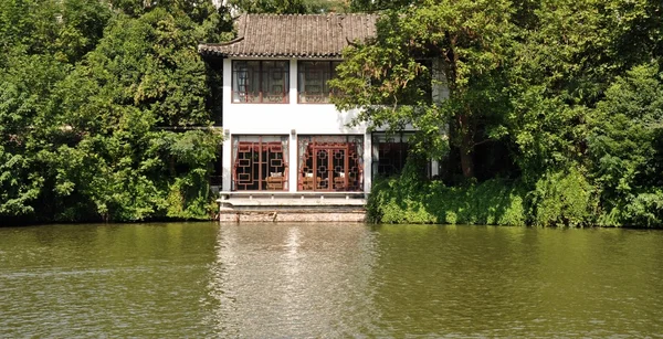 Home and pond — Stock Photo, Image