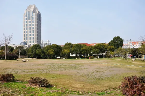 Park and construction — Stock Photo, Image