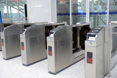 istasyon küçük kapı