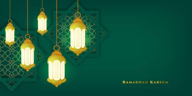 Ramazan Kareem tebrik kartı büyük fener ve dekoratif İslami yeşil arka planlı