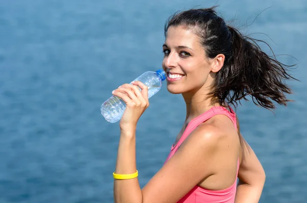 Sonrisa, agua y mar — Foto de Stock