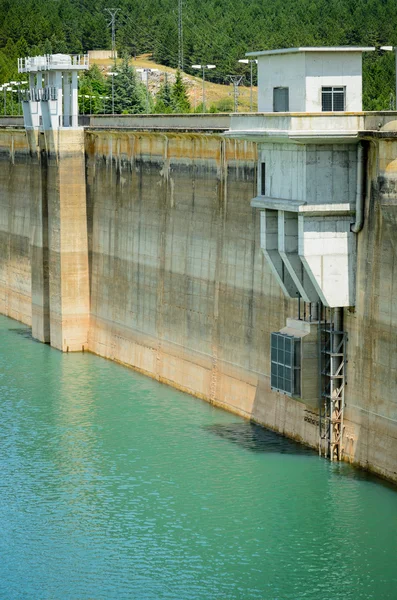 Dam reservoir — Stock Photo, Image