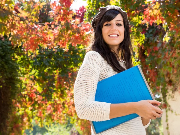 Studente ispanico adolescente autunno — Foto Stock