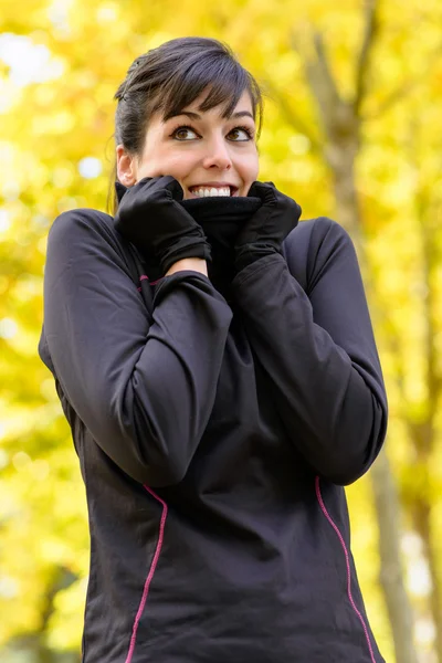 Desporto no outono tempo frio — Fotografia de Stock