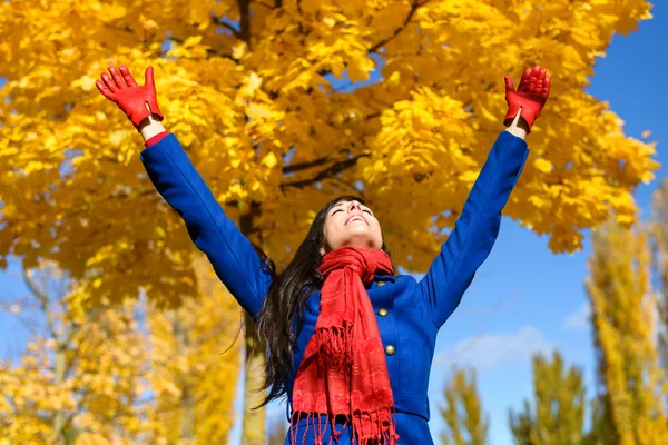 Freedom and happiness in autumn — Stock Photo, Image