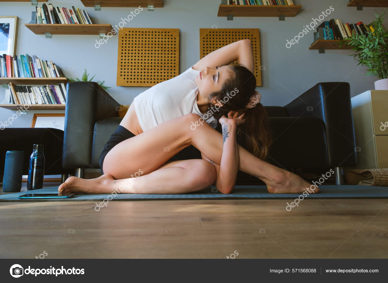 Yoga sex Stockfotos, lizenzfreie Yoga sex Bilder Depositphotos