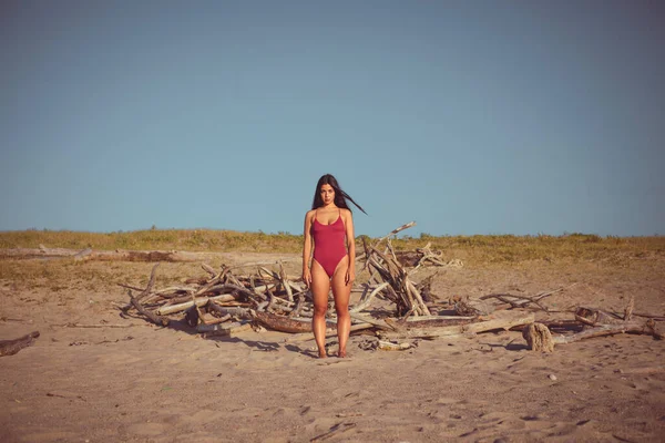 Full Length Portrait Natural Beauty Young Woman Retro Swimwear Beach — Stock Photo, Image