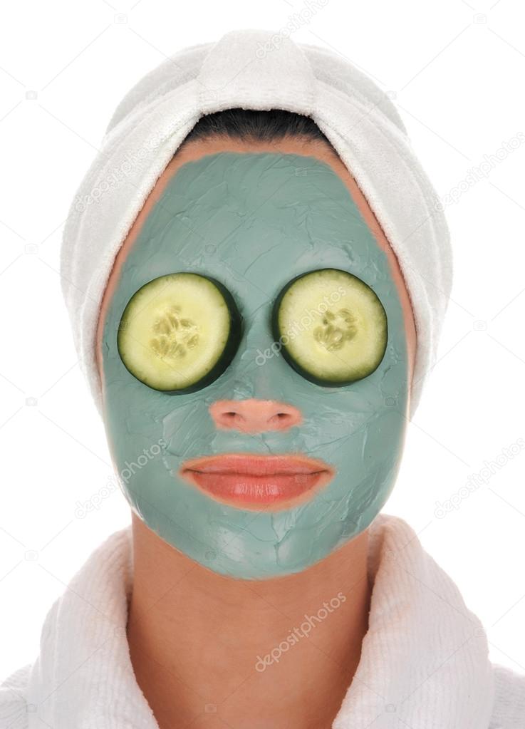 Spa cucumber mud mask
