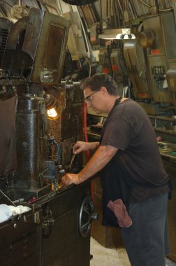 Endüstriyel metal işçisi