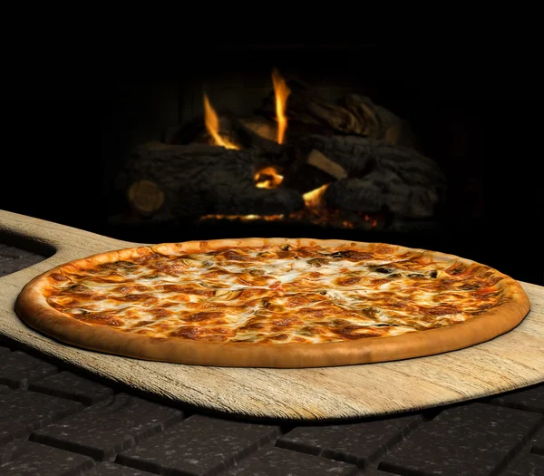 Pizza cotta a legna — Foto Stock