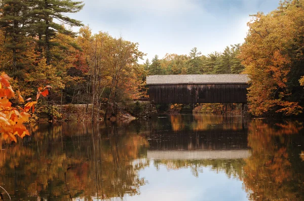 Covered bridge — Stock Photo, Image