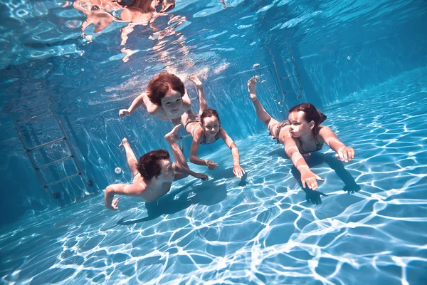 Underwater, water baby, baby is underwater — Stock Photo, Image