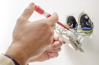 elektrik voltaj kontrol