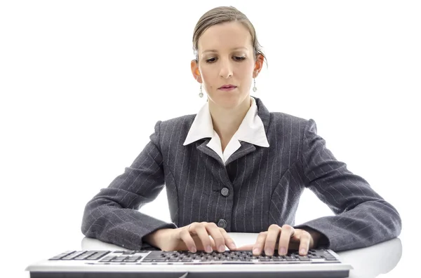 Affärskvinna att skriva på tangentbordet — Stockfoto