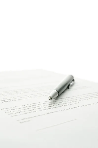 Pen on a contract — Stock Photo, Image