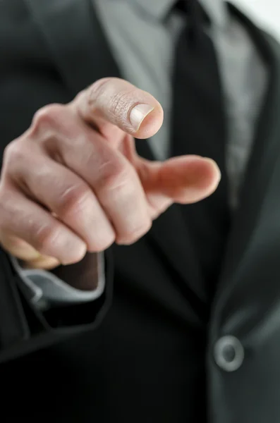 Ausgeschnittene Ansicht einer Hand mit spitzen Fingern — Stockfoto