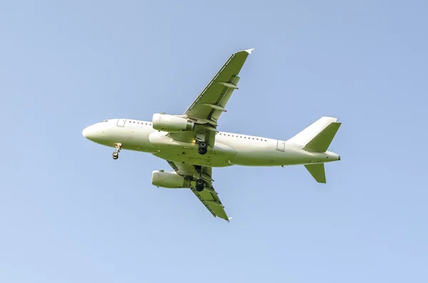 Airplane in the air — Stock Photo, Image