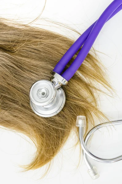 Capelli femminili danneggiati — Foto Stock