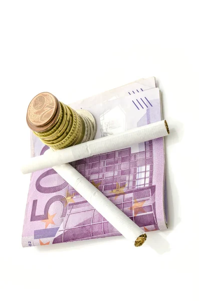 Expensive smoking habbit — Stock Photo, Image