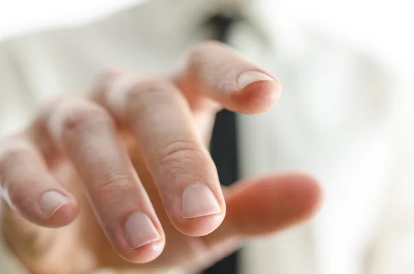 Tocando la pantalla virtual vacía — Foto de Stock