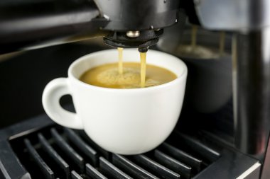 Espresso yapma makinesi